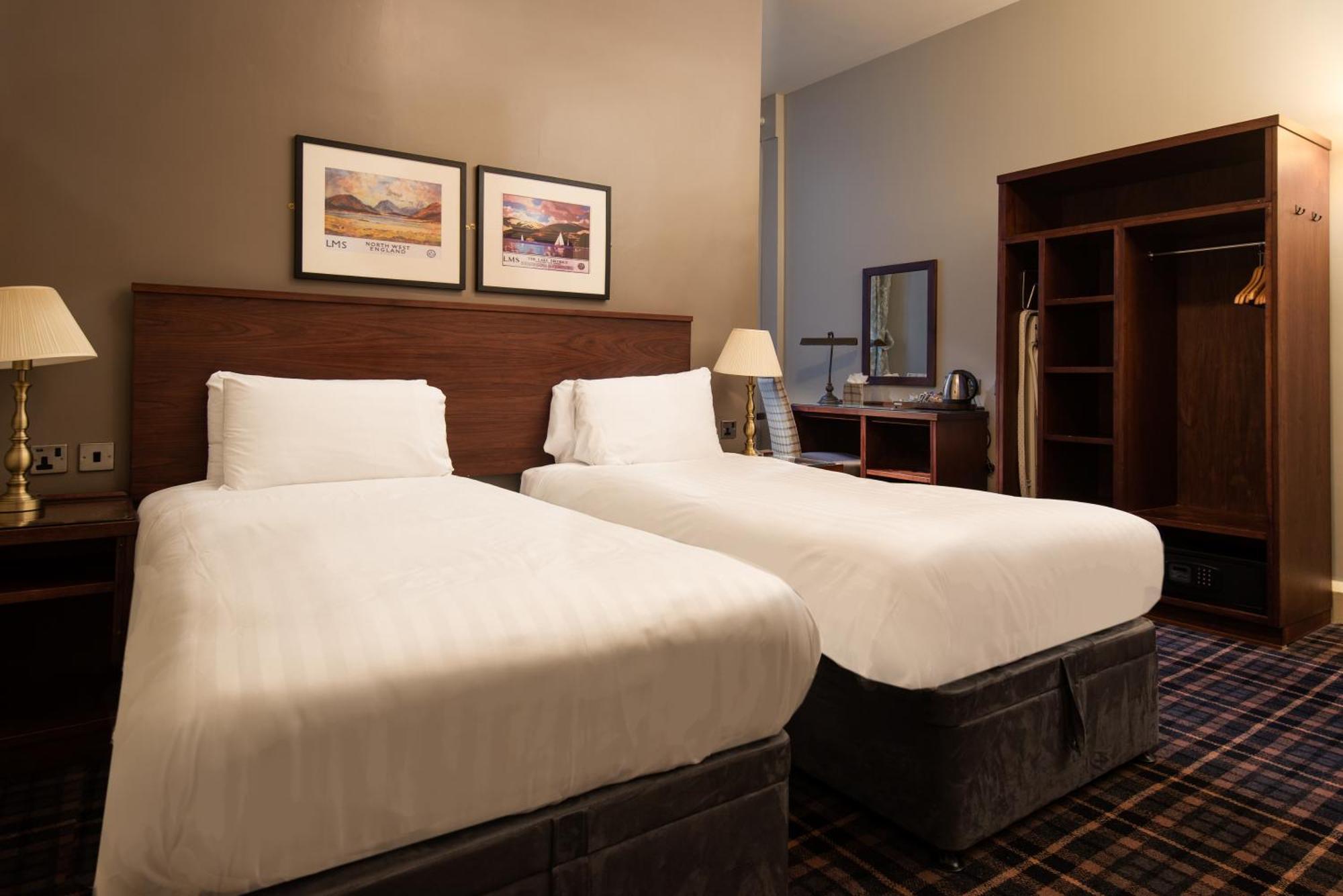 The Ambleside Inn - The Inn Collection Group Room photo