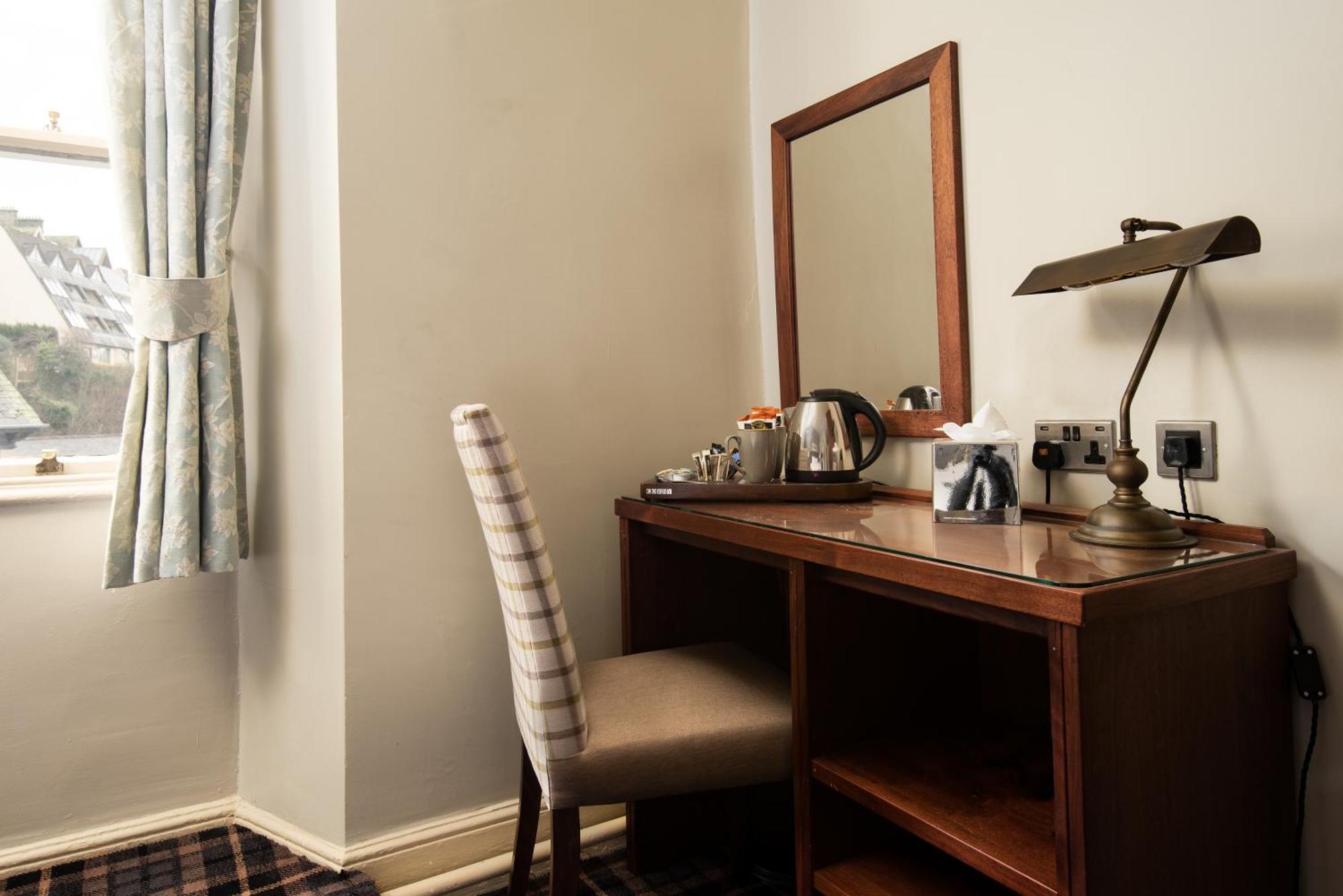 The Ambleside Inn - The Inn Collection Group Room photo